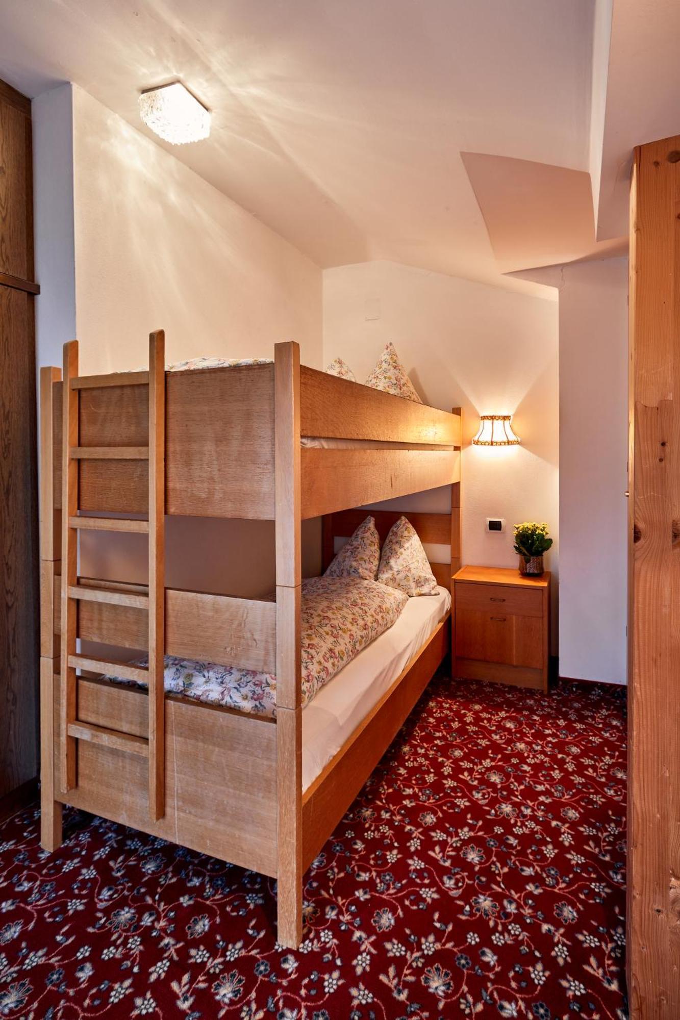 Ferienpension Zummuellerhof Natz-Schabs Room photo
